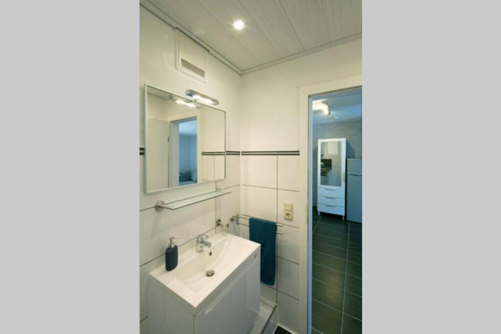 Exklusives Apartment Inklusive Netflix Und Parkplatz 카를스루에 외부 사진